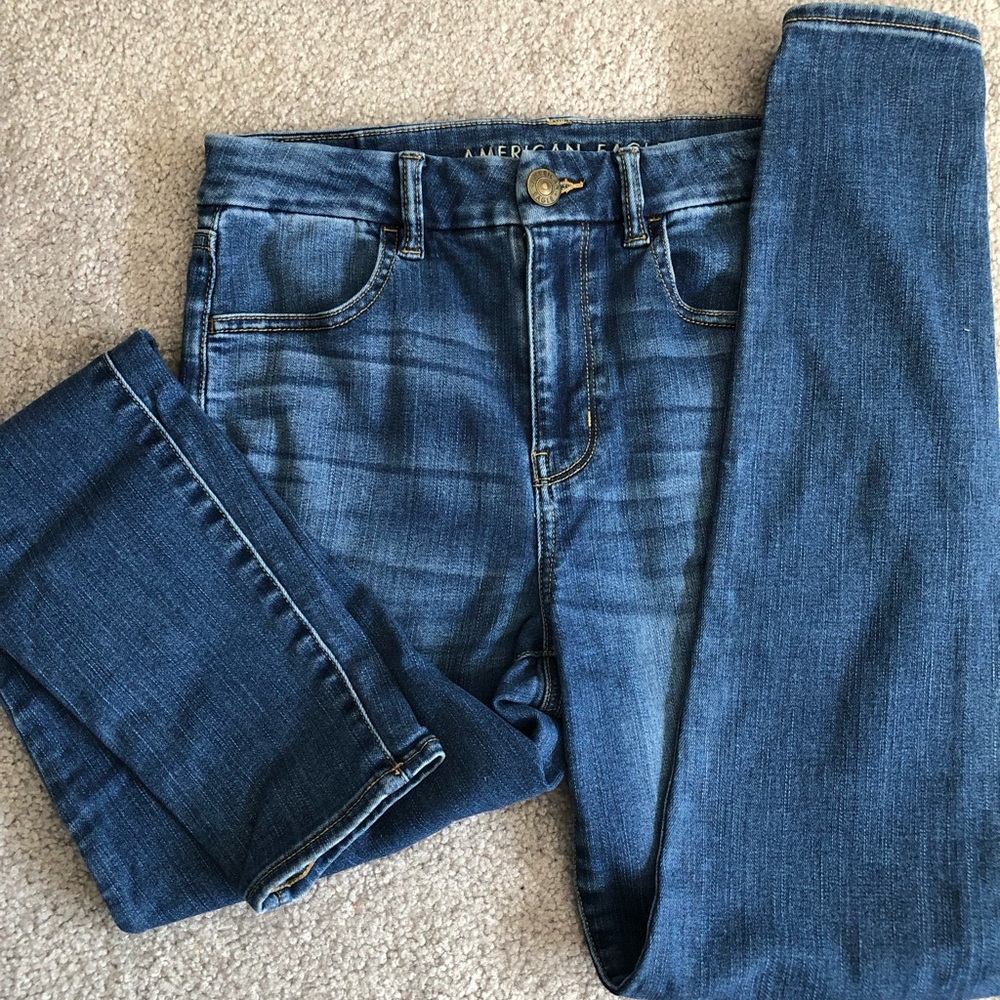American eagle jeans. Size 6. Nice fit and material.
